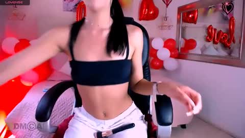 Ashlie  online show from February 13, 9:17 pm