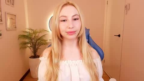 Victoria  online show from May 27, 2:30 am
