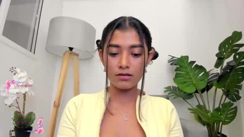 ashllovee online show from January 28, 8:04 pm