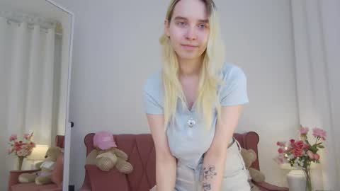 ashly_cherry online show from September 26, 11:40 am