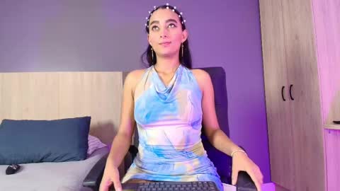 Snapshot of ashly_hills chatting on March 2, 3:24 am Ashly online show from March 2, 3:24 am