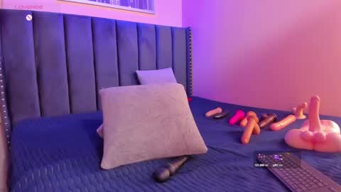 ashlye_miller_ online show from February 25, 7:09 am