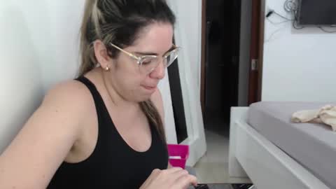 AshlyMoon online show from February 10, 5:19 pm