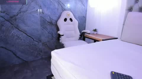 ashlyn online show from December 5, 11:02 pm