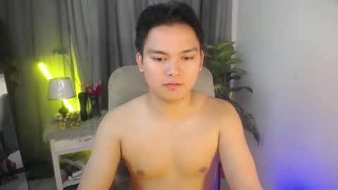 asian_handsomexx online show from November 10, 8:50 am