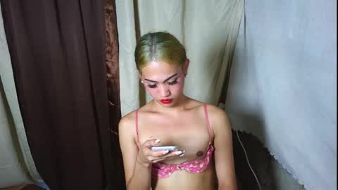 Snapshot of asian_loraine chatting on September 13, 8:06 am LOVELY LORAINE online show from September 13, 8:06 am