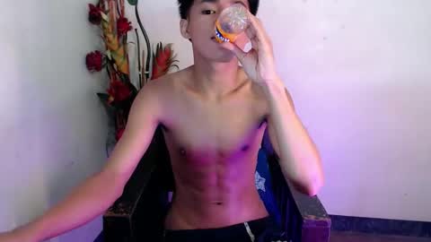 asian_lover05 online show from March 1, 6:23 pm