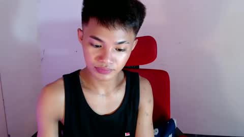 asian_lover05 online show from May 18, 4:13 pm