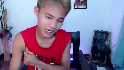 asian_lover05 online show from September 14, 7:26 pm