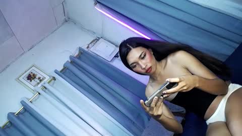 Snapshot of asian_luci chatting on January 4, 8:05 pm LUCI BABE online show from January 4, 8:05 pm