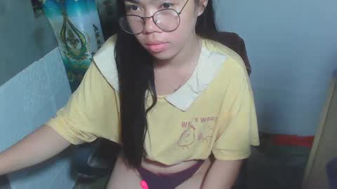 Snapshot of asian_rhean chatting on March 3, 8:38 am Rhean online show from March 3, 8:38 am