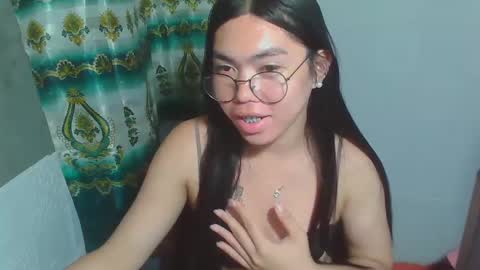 Snapshot of asian_rhean chatting on February 27, 6:31 pm Rhean online show from February 27, 6:31 pm
