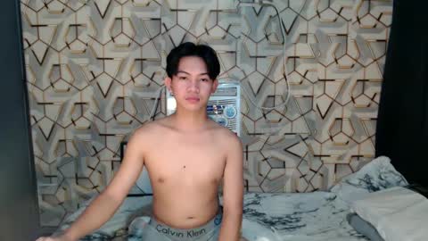 Snapshot of asian_wayne chatting on December 11, 2:30 am wayne online show from December 11, 2:30 am