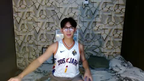 Snapshot of asian_wayne chatting on December 5, 1:22 pm wayne online show from December 5, 1:22 pm