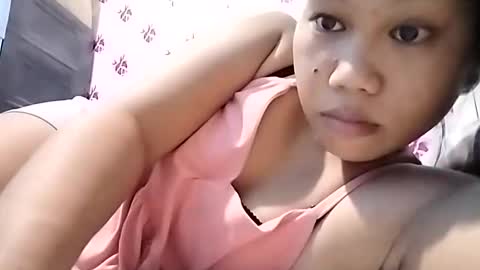 Snapshot of asiancreamy4u chatting on March 5, 4:24 pm asiancreamy4u online show from March 5, 4:24 pm