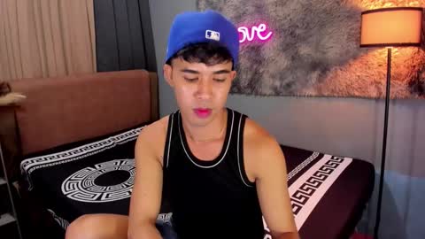 asiancum_peter online show from September 29, 12:15 pm