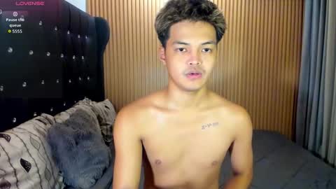 VICTORIA SCOTT online show from November 19, 5:23 pm