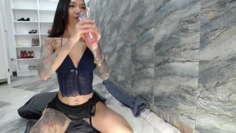 Snapshot of asianqueen93 chatting on December 19, 3:30 pm Jeje special online show from December 19, 3:30 pm
