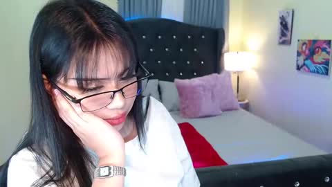 Snapshot of asias_hotkiara chatting on January 12, 12:55 pm KIARA online show from January 12, 12:55 pm