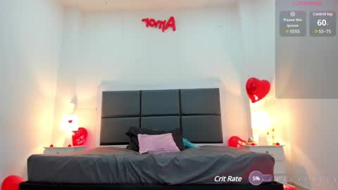 Snapshot of aslhyn_gomez chatting on February 17, 11:11 pm Aslhyn online show from February 17, 11:11 pm