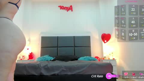 Snapshot of aslhyn_gomez chatting on March 1, 8:53 pm Aslhyn online show from March 1, 8:53 pm