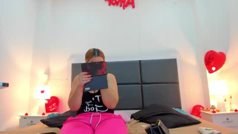 Snapshot of aslhyn_gomez chatting on February 20, 1:19 pm Aslhyn online show from February 20, 1:19 pm