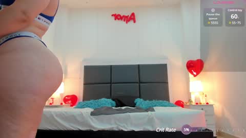 Snapshot of aslhyn_gomez chatting on March 12, 5:17 pm Aslhyn online show from March 12, 5:17 pm
