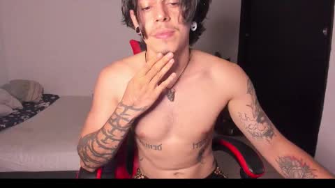 asmodeuszz online show from March 18, 10:48 pm