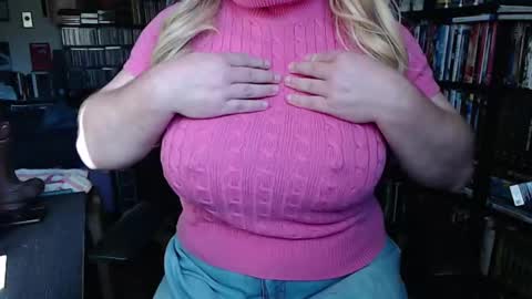 Aspen Vale online show from October 5, 7:10 pm