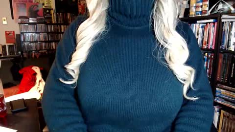 Aspen Vale online show from December 3, 9:59 pm