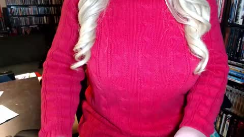 Aspen Vale online show from November 17, 10:23 pm