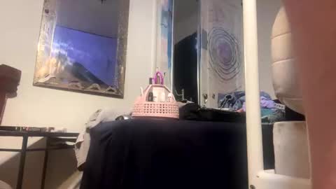 danni travis online show from February 28, 9:44 pm