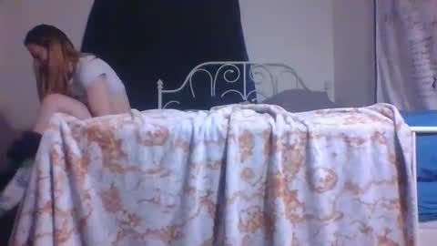 danni travis online show from February 22, 8:40 am