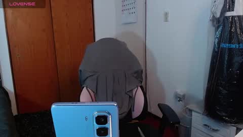 Ash online show from December 21, 2:18 am