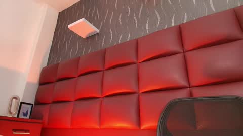 astablack_ online show from October 6, 10:33 am