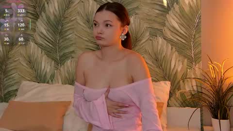 Aster Quinn online show from May 22, 3:30 pm
