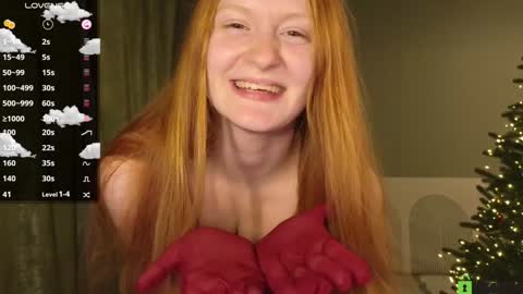 Snapshot of astoria_ross_ chatting on December 17, 3:16 pm Astoria online show from December 17, 3:16 pm