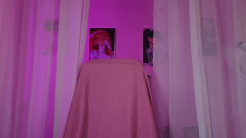 Snapshot of astra_lis chatting on December 27, 6:42 pm Astra online show from December 27, 6:42 pm