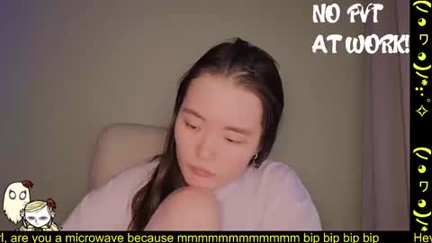 Snapshot of astra_lis chatting on February 18, 2:49 pm Astra online show from February 18, 2:49 pm