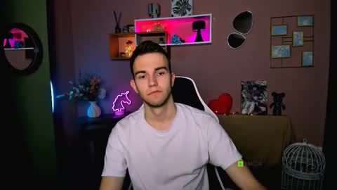 astren online show from March 10, 7:02 am