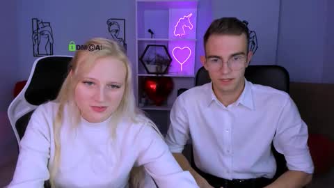 astren online show from October 17, 12:31 pm