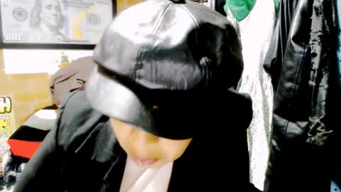 astrid_hauser66 online show from October 25, 2:23 am