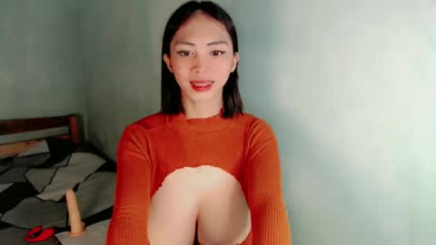 Snapshot of astrid_khalifa chatting on December 6, 6:09 am Astrid online show from December 6, 6:09 am