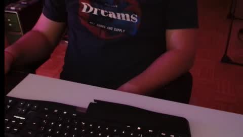 Leo online show from November 5, 5:15 pm