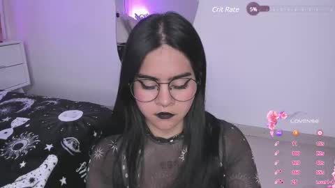 Snapshot of atena_hill chatting on February 17, 11:22 pm Athena online show from February 17, 11:22 pm