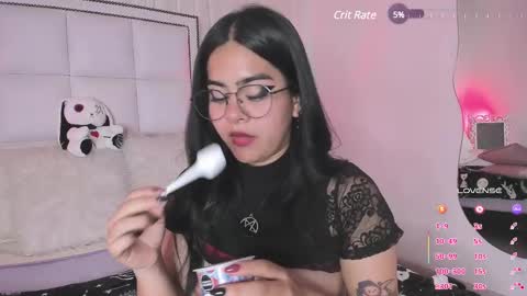 Snapshot of atena_hill chatting on February 19, 11:57 pm Athena online show from February 19, 11:57 pm