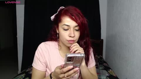 Snapshot of atena_messy chatting on January 5, 3:22 am atena messy online show from January 5, 3:22 am