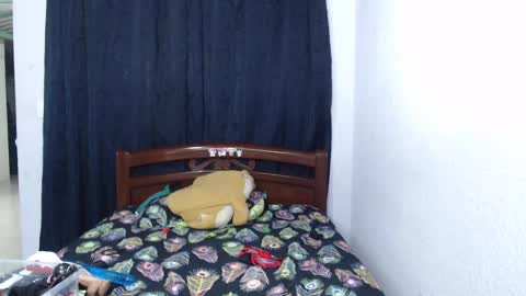 Snapshot of atena_messy chatting on December 30, 11:06 pm atena messy online show from December 30, 11:06 pm