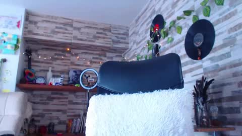 Atenea online show from December 3, 4:11 pm