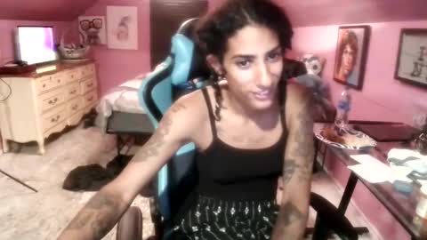 Snapshot of athena_the_godess chatting on October 19, 1:10 am   xoxo G0DD3SS xoxox    online show from October 19, 1:10 am